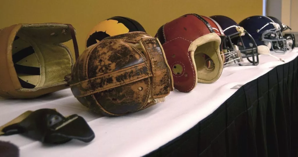 Gnide Påstand mistet hjerte REZZIL | Taking a look inside the history of the NFL helmet